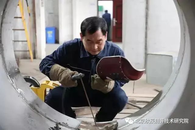 “一撑一轴四翼自转赋能”技能大师工作室联盟运行体系构建与实施