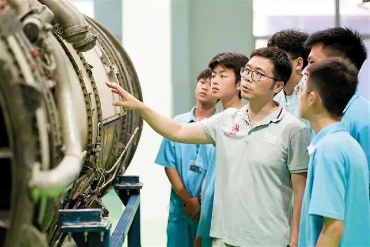 培养“三型”技能人才 赋能产业高质量发展