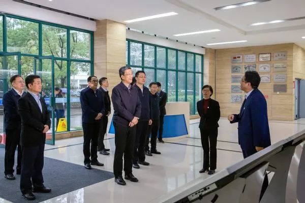 教育部部长怀进鹏莅临浙江工业职业技术学院调研指导