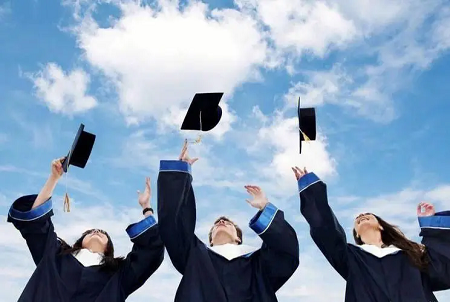 助力学子走上职场！上海首个大学生求职能力实训营成功举办