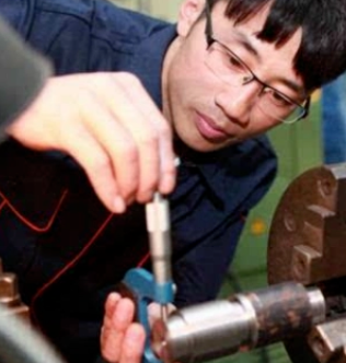 车工在工作中的职责以及注意事项