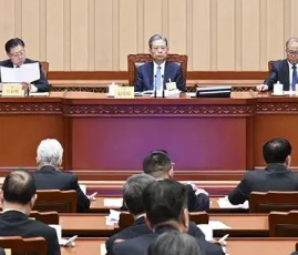 教育部部长怀进鹏受国务院委托作关于考试招生制度改革情况的报告 | 十四届全国人大常委会第六次会议举行第二次全体会议